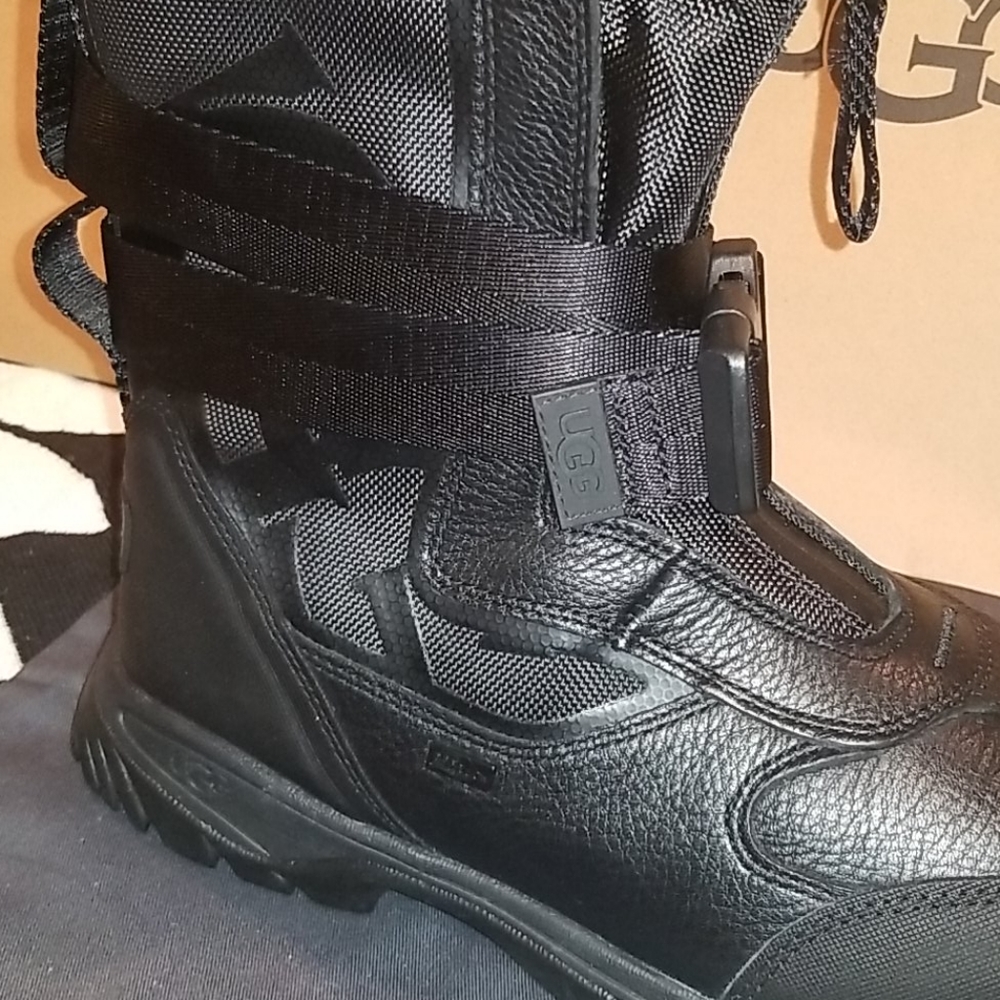 Waterproof boots - Picture 2 of 9
